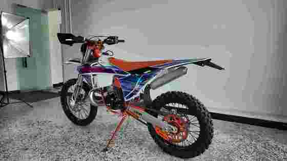 KEWS 1E72MN XFH300 2 Stroke Enduro Motorcycle with 290ML Piston Displacement and 38.6KW Maximum Power